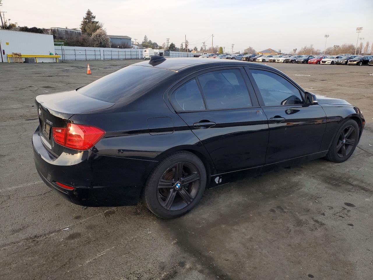 2014 BMW 328 I Sulev - Image 3