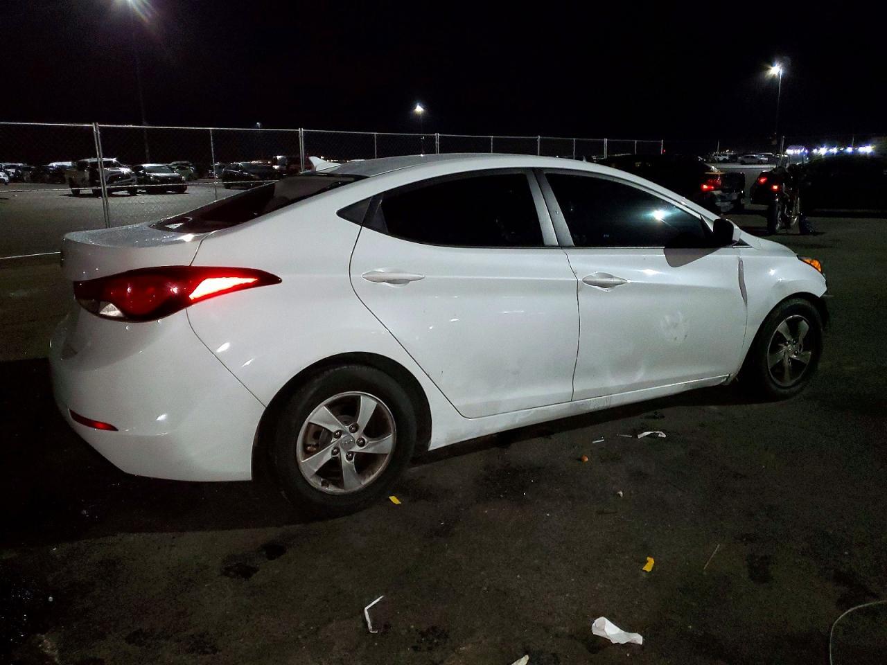 2015 Hyundai Elantra Se - Фото 3