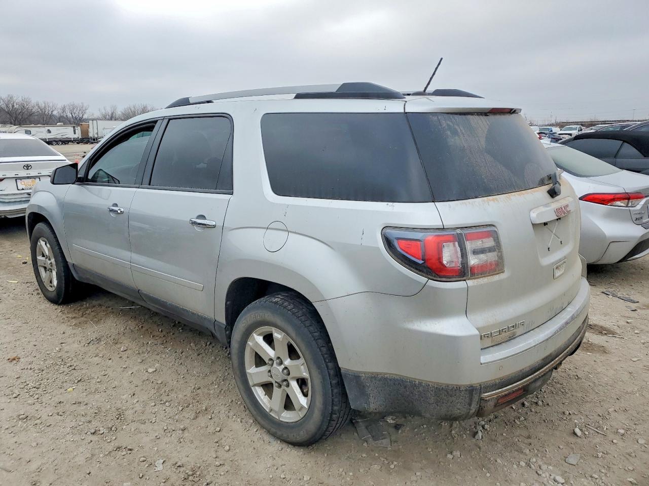 2015 GMC Acadia Sle - Image 2