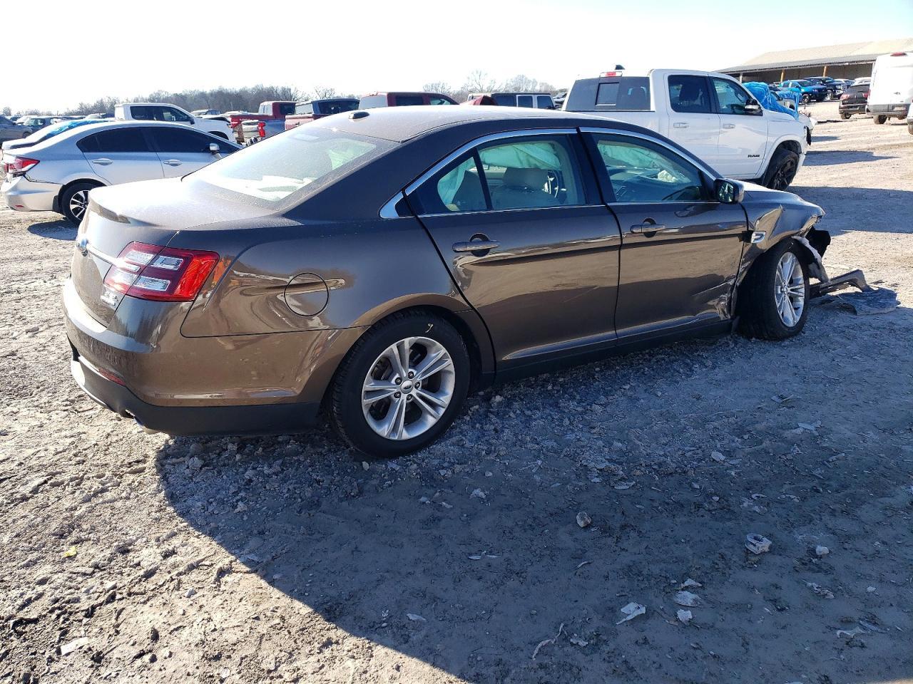 2015 Ford Taurus Sel - Фото 3