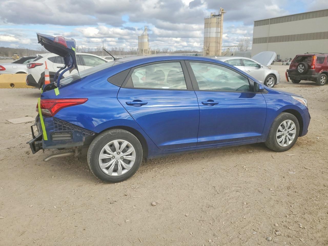 2022 Hyundai Accent Se - Фото 3