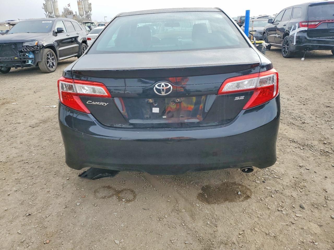 2014 Toyota Camry L - Фото 6