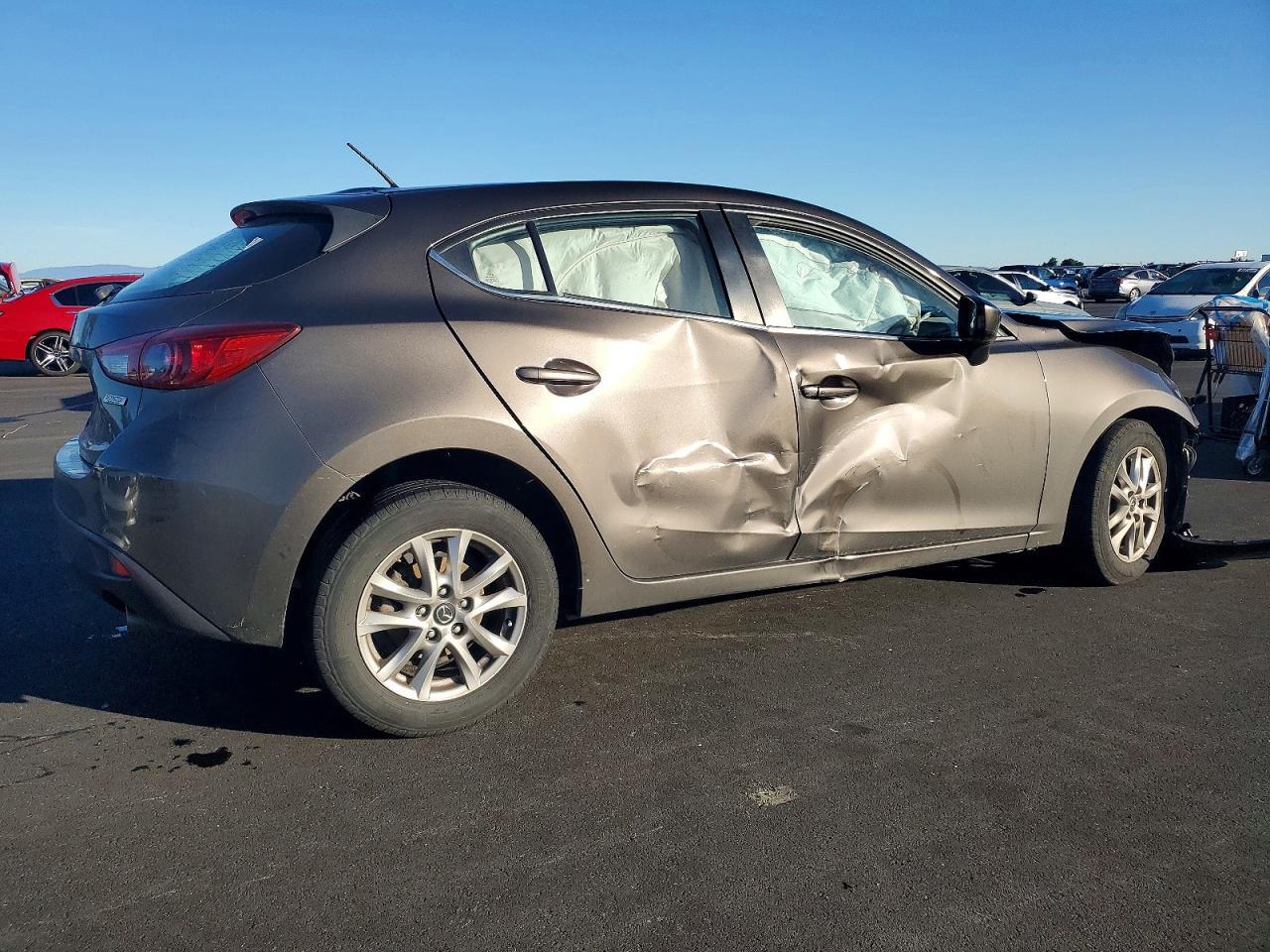 2014 Mazda 3 Touring - Image 3
