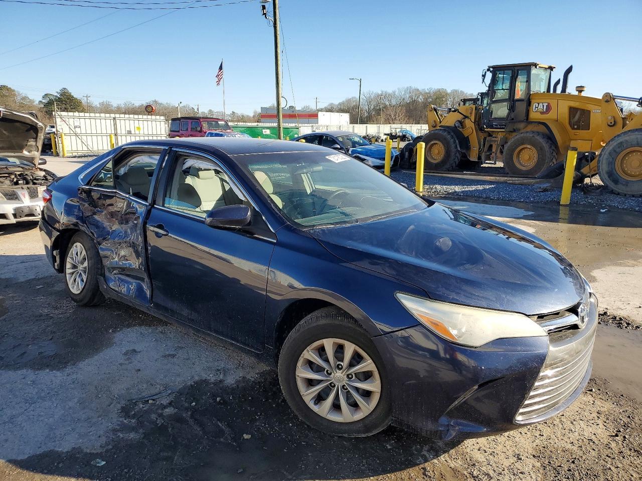 2015 Toyota Camry Le - Фото 4
