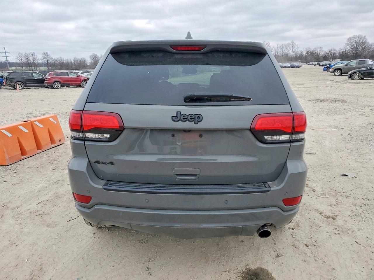 2019 Jeep Grand Cherokee Laredo - Image 6