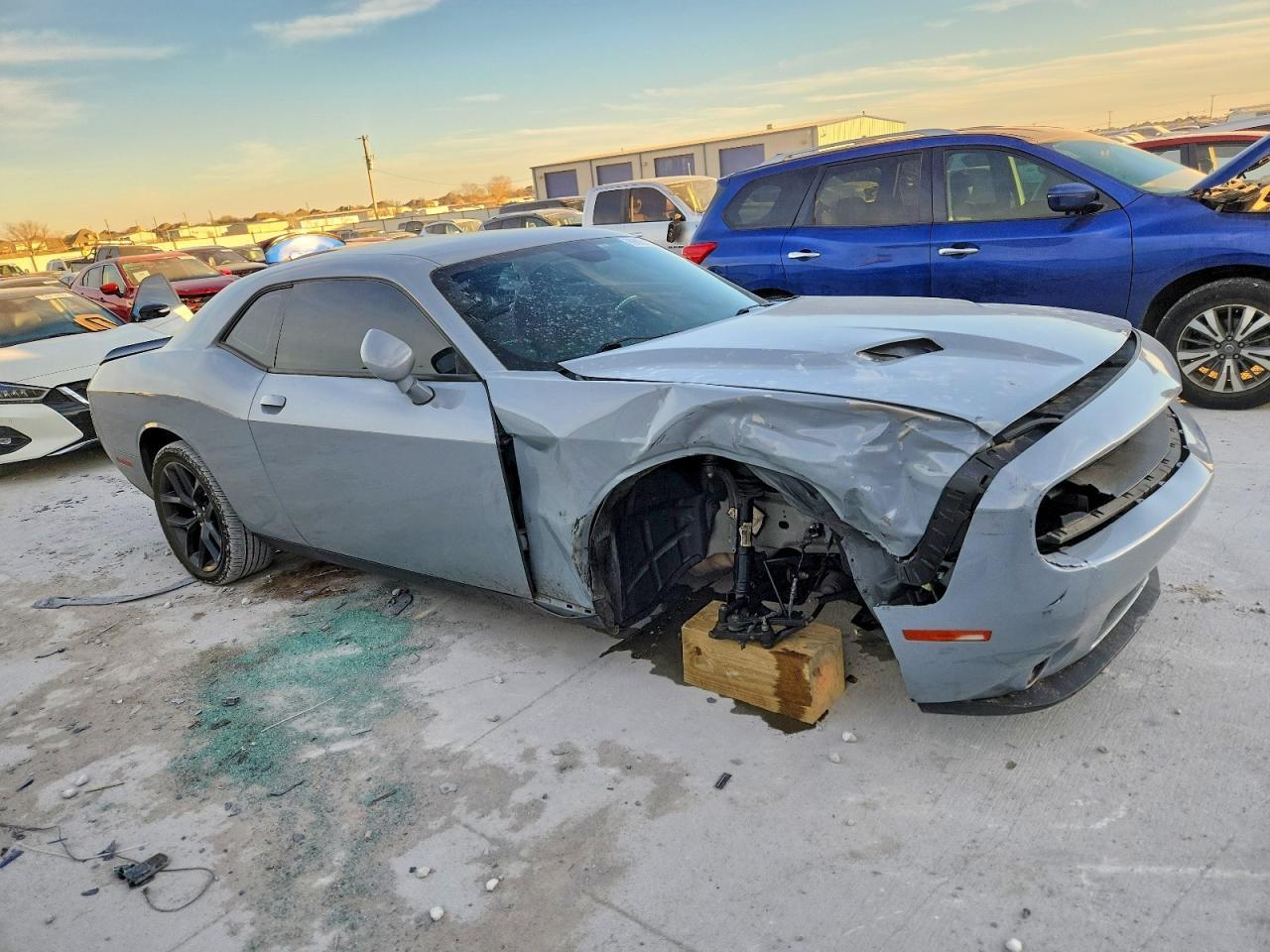 2022 Dodge Challenger Sxt - Фото 4