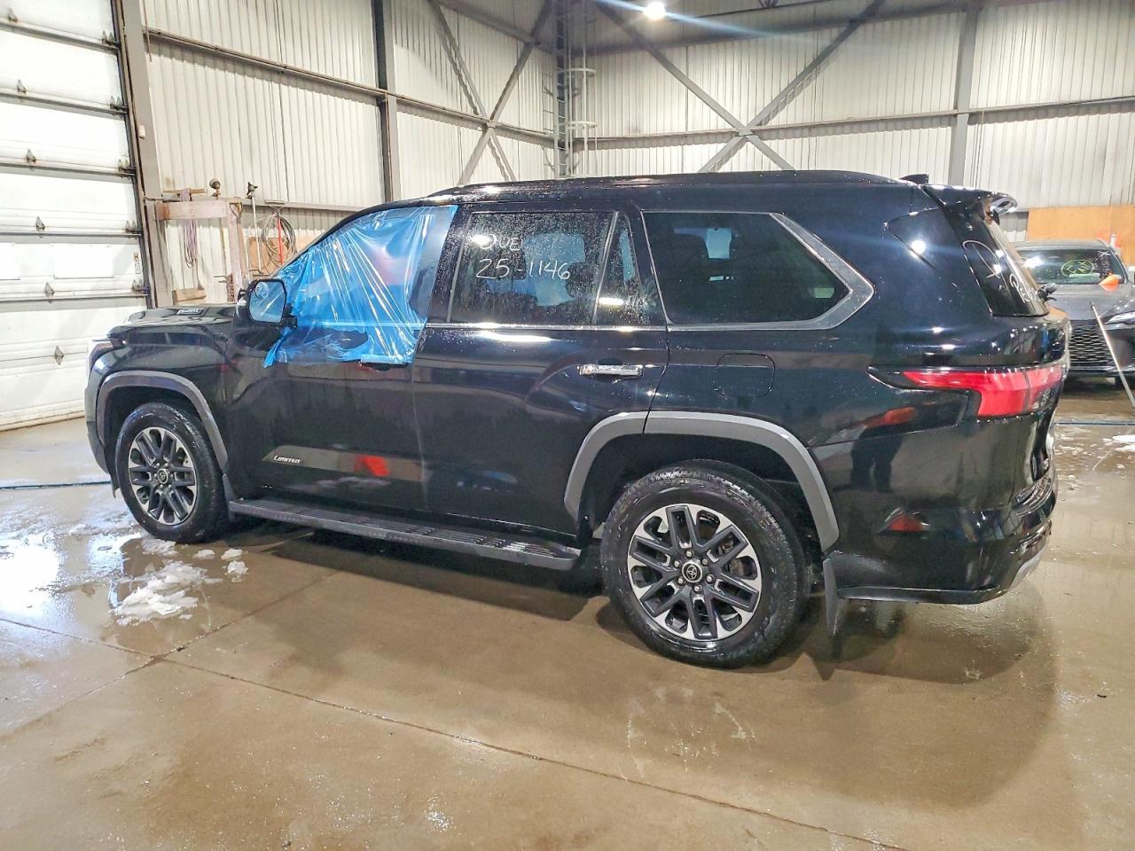 2023 Toyota Sequoia Sr5 - Фото 2