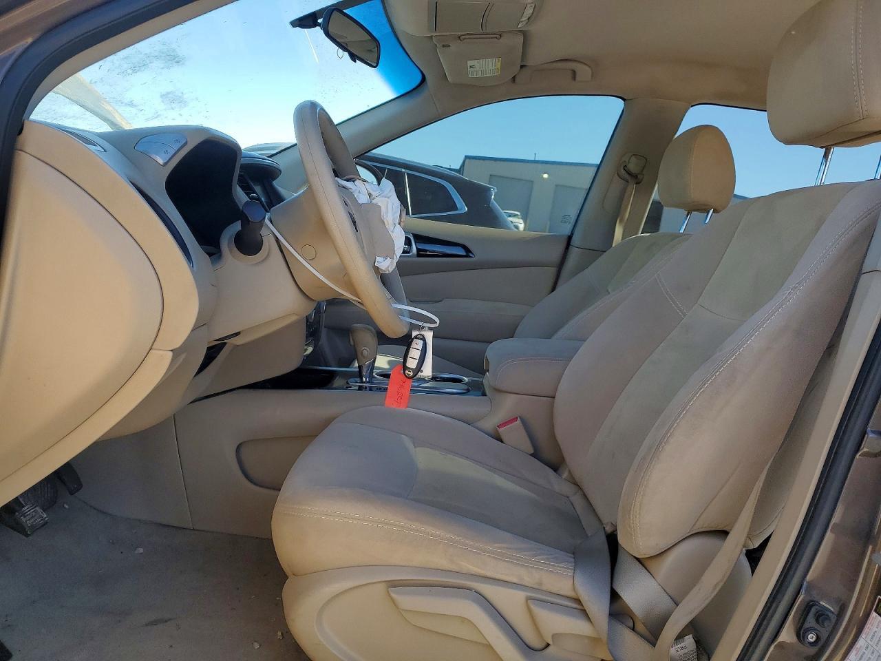 2015 Nissan Pathfinder S - Image 7