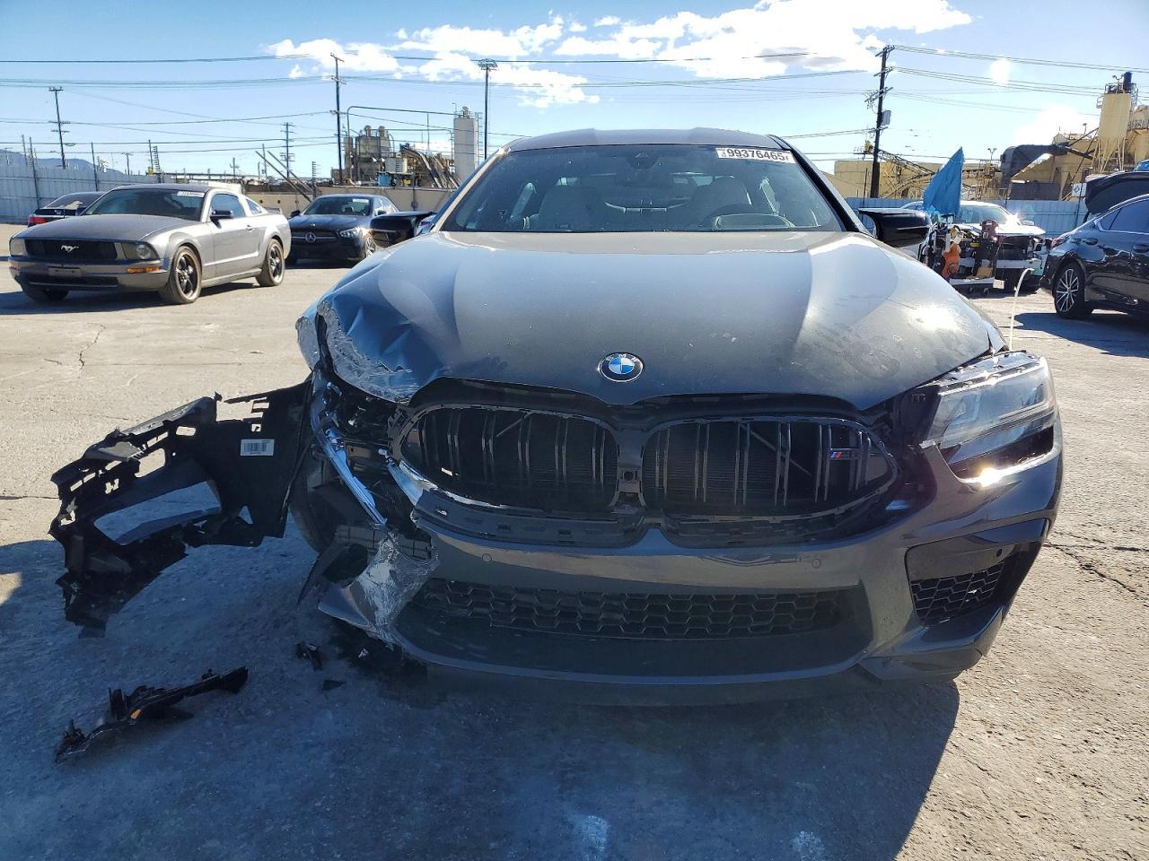 2025 BMW M8 - Фото 5