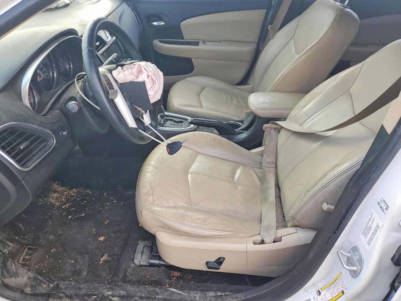 2014 Chrysler 200 Limited - Фото 7