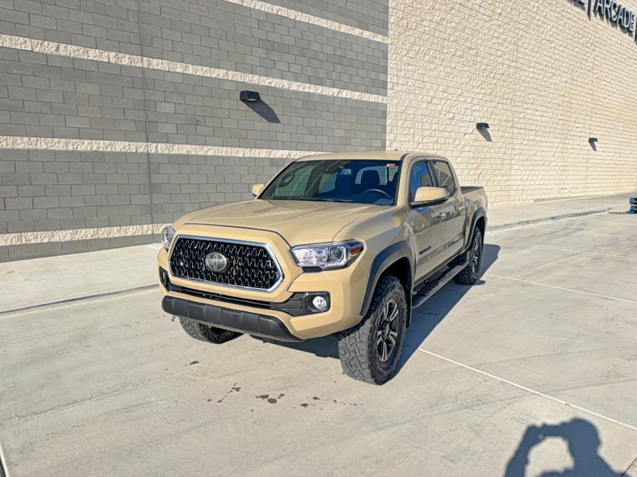 2019 Toyota Tacoma Double Cab - Image 2