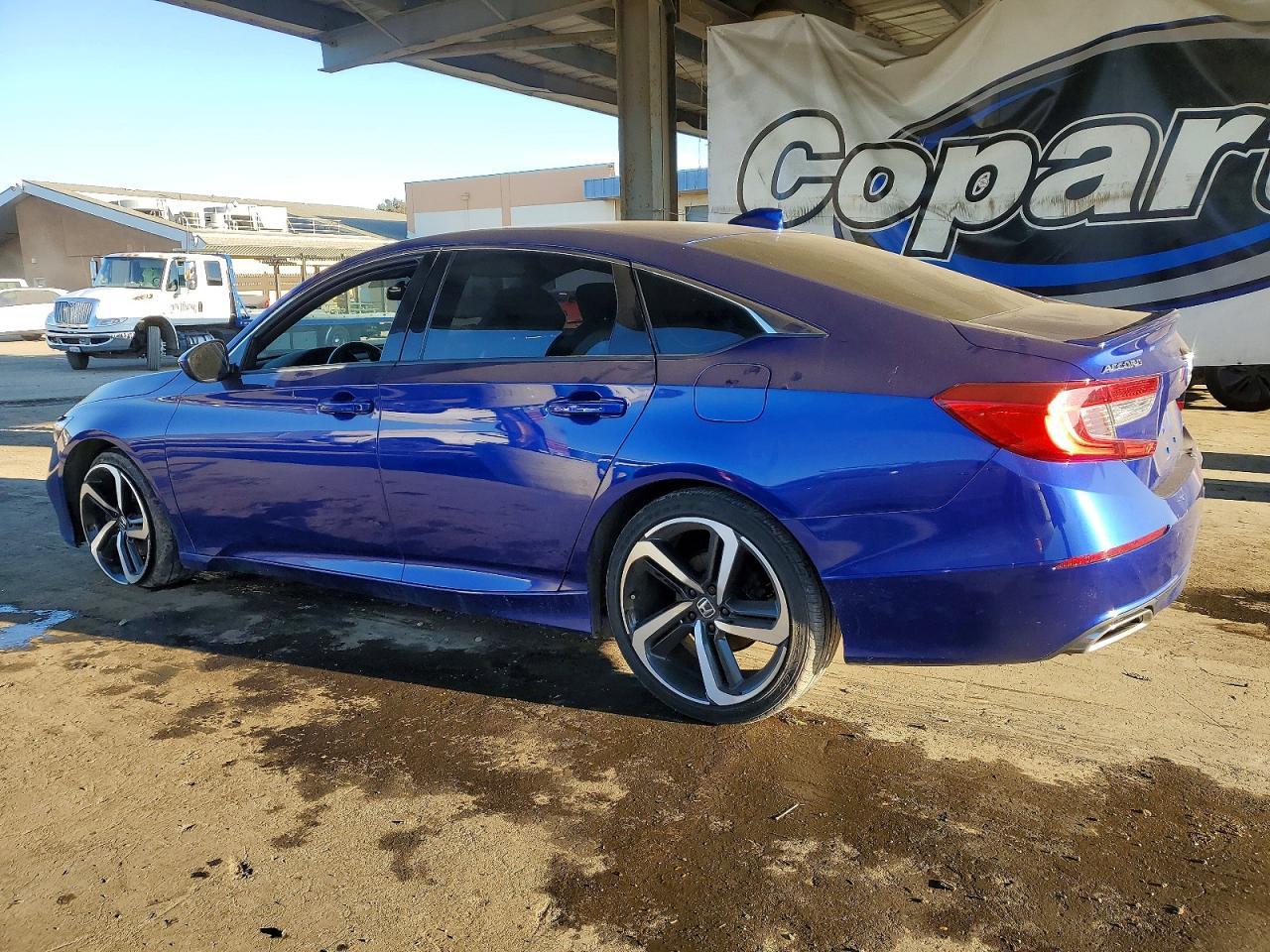 2020 Honda Accord Sport - Image 2
