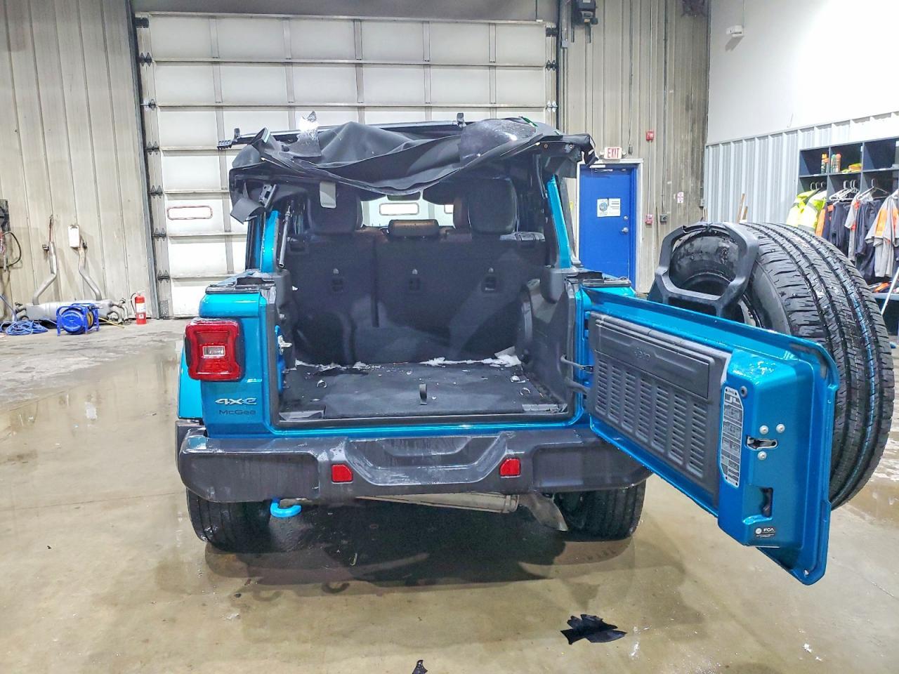 2024 Jeep Wrangler Sahara 4Xe - Фото 6