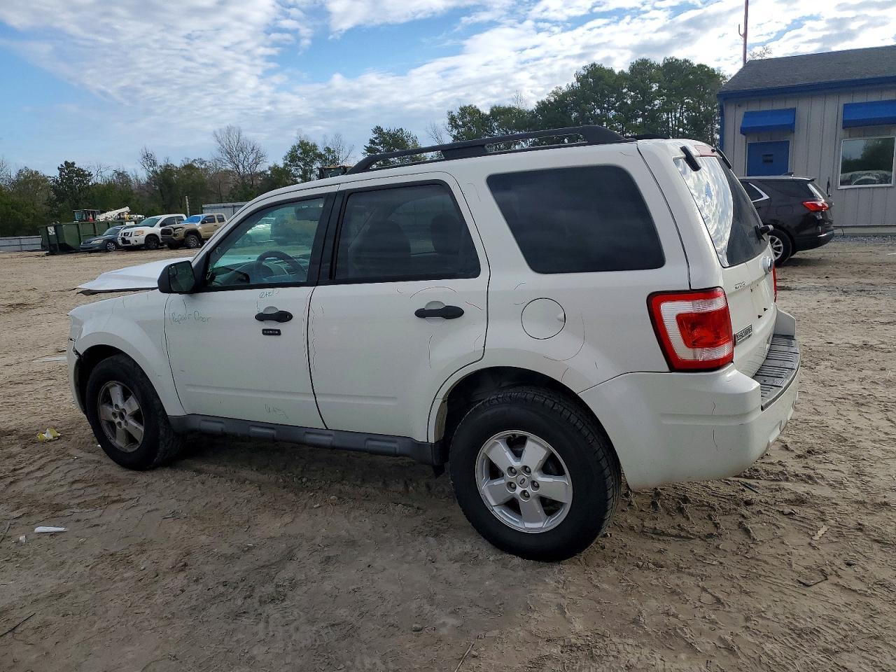 2010 Ford Escape Xlt - Фото 2