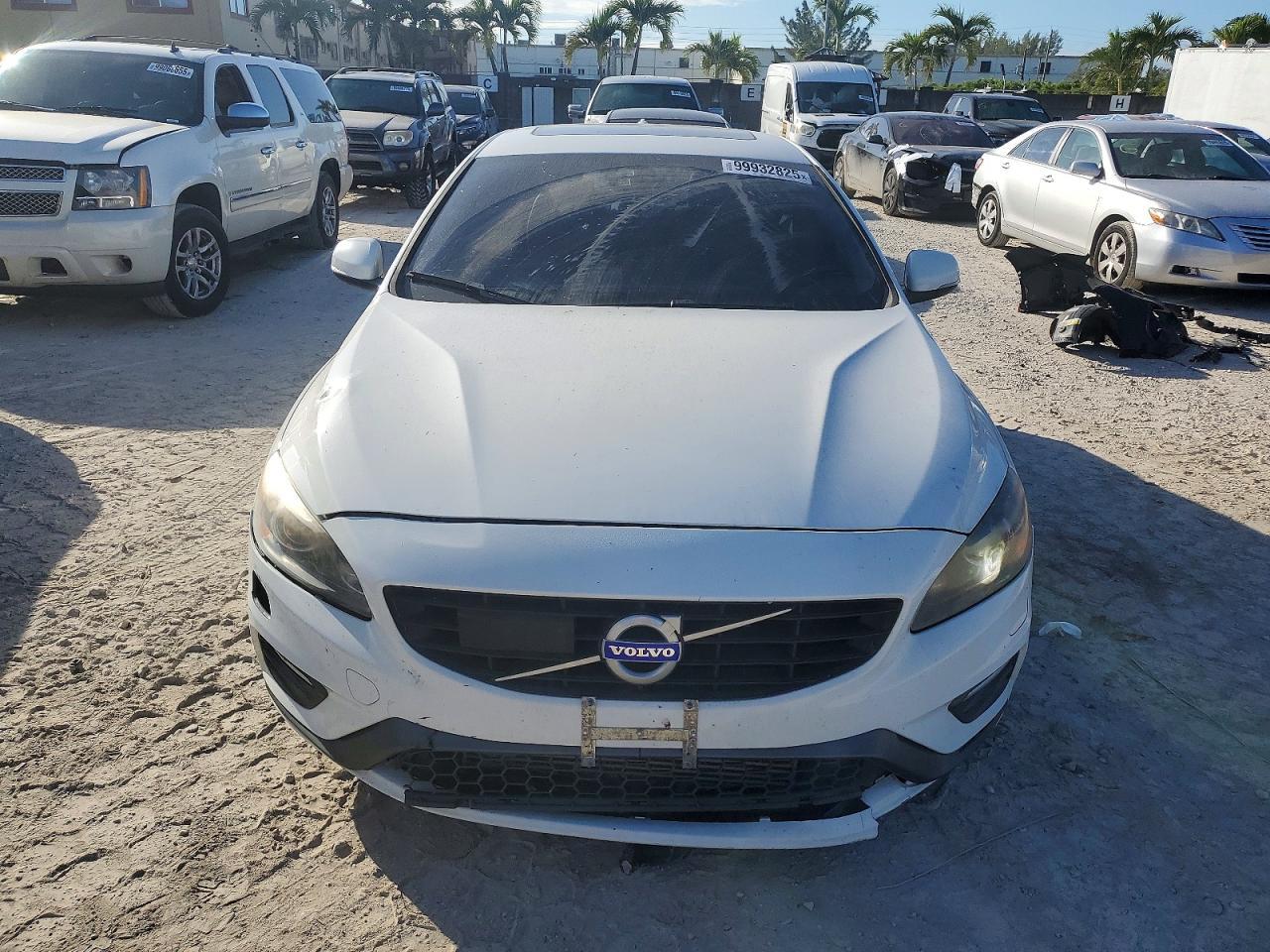 2017 Volvo S60 Dynamic - Image 5