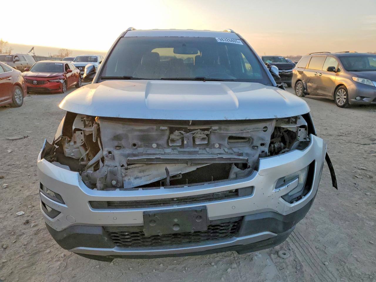 2016 Ford Explorer Limited - Image 5