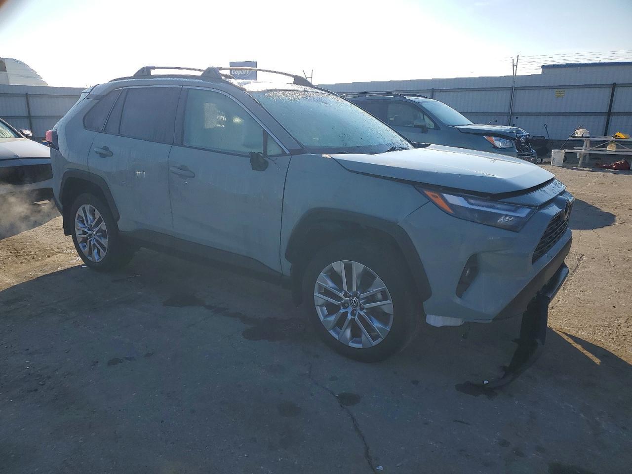 2023 Toyota Rav4 Xle Premium - Image 4