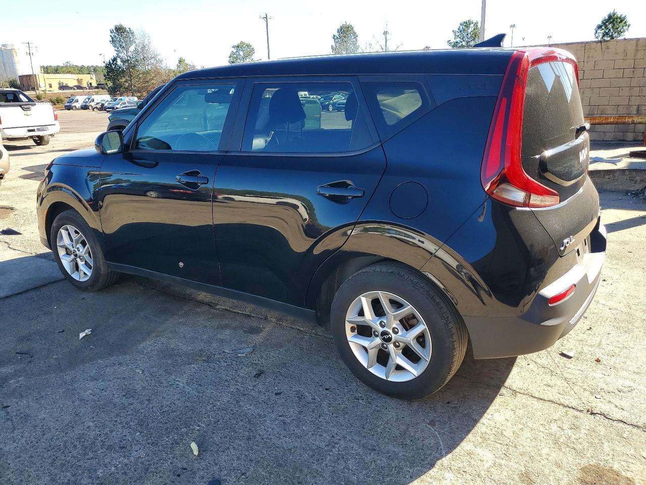 2022 Kia Soul - Image 2