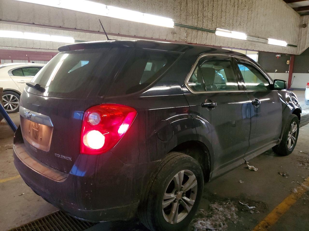 2015 Chevrolet Equinox Ls - Image 3