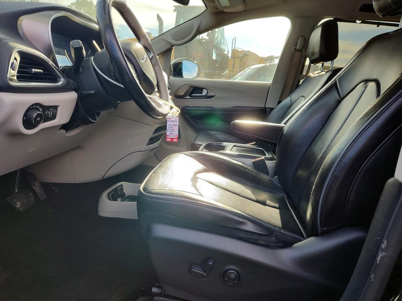 2018 Chrysler Pacifica Limited - Image 7