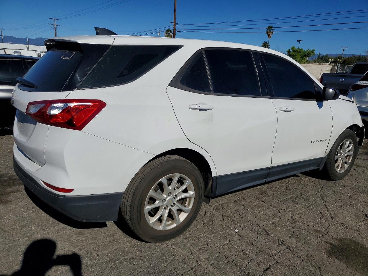 2019 Chevrolet Equinox Ls - Фото 3