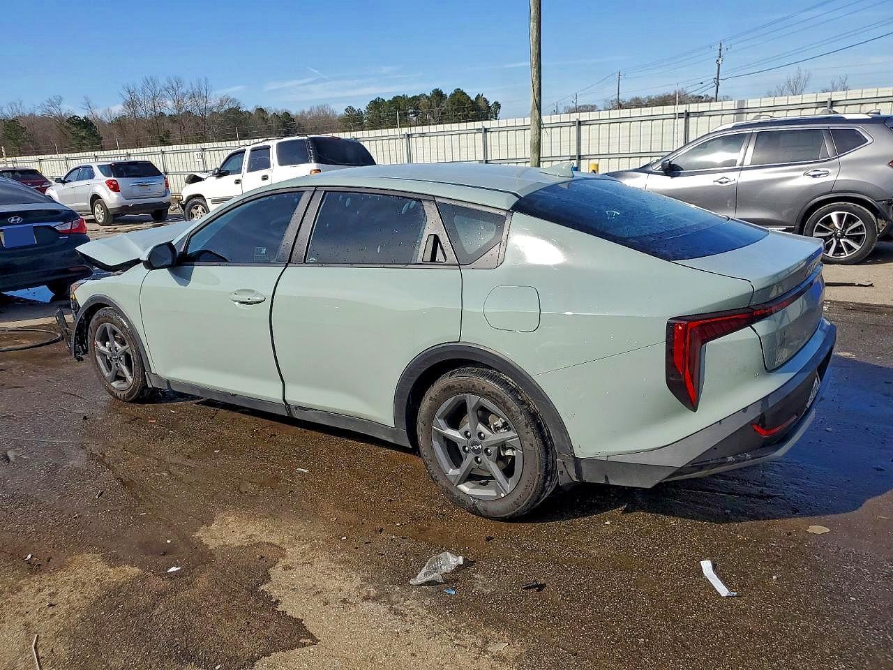 2025 Kia K4 Lxs - Image 2