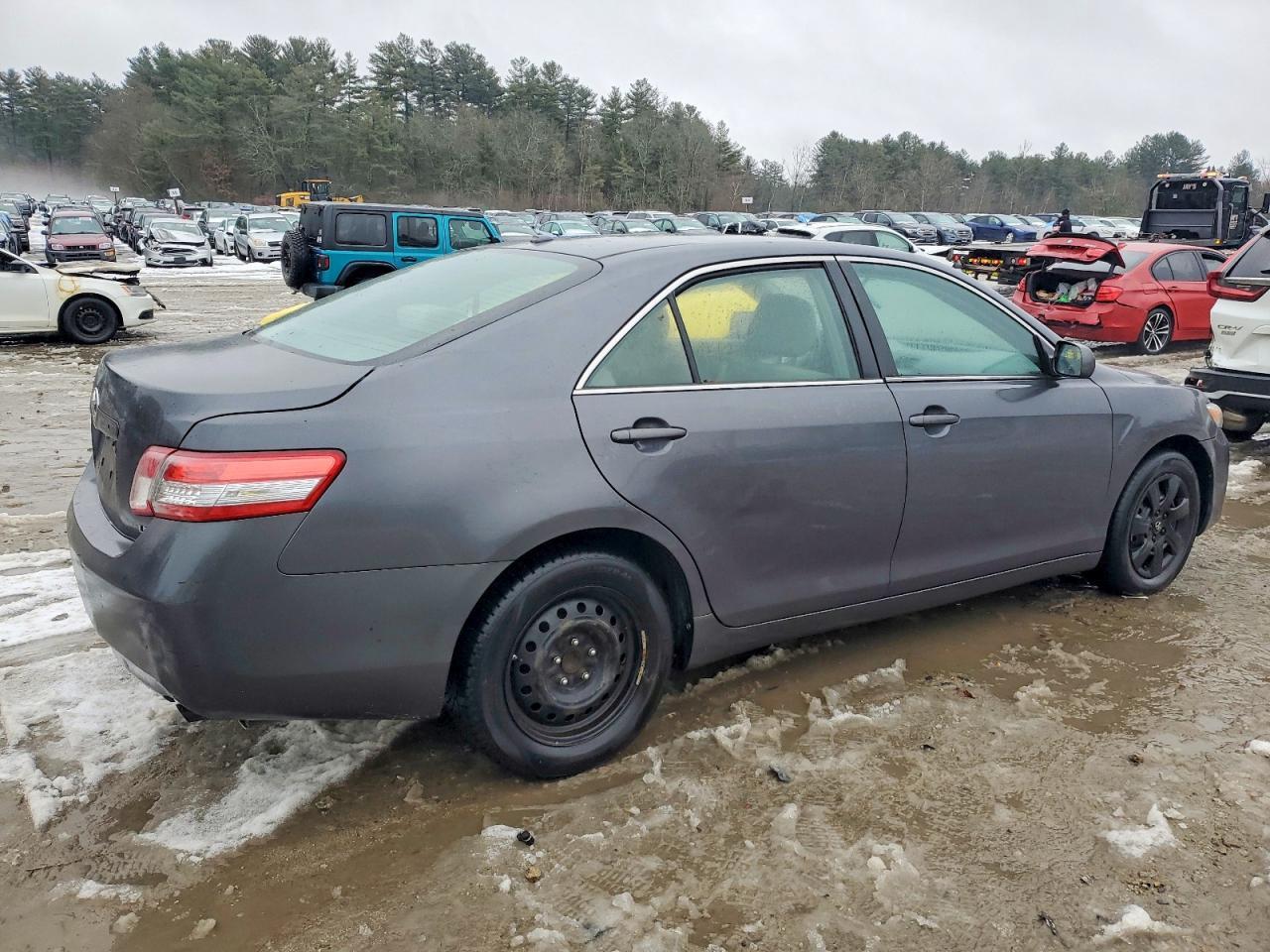 2011 Toyota Camry Base - Фото 3