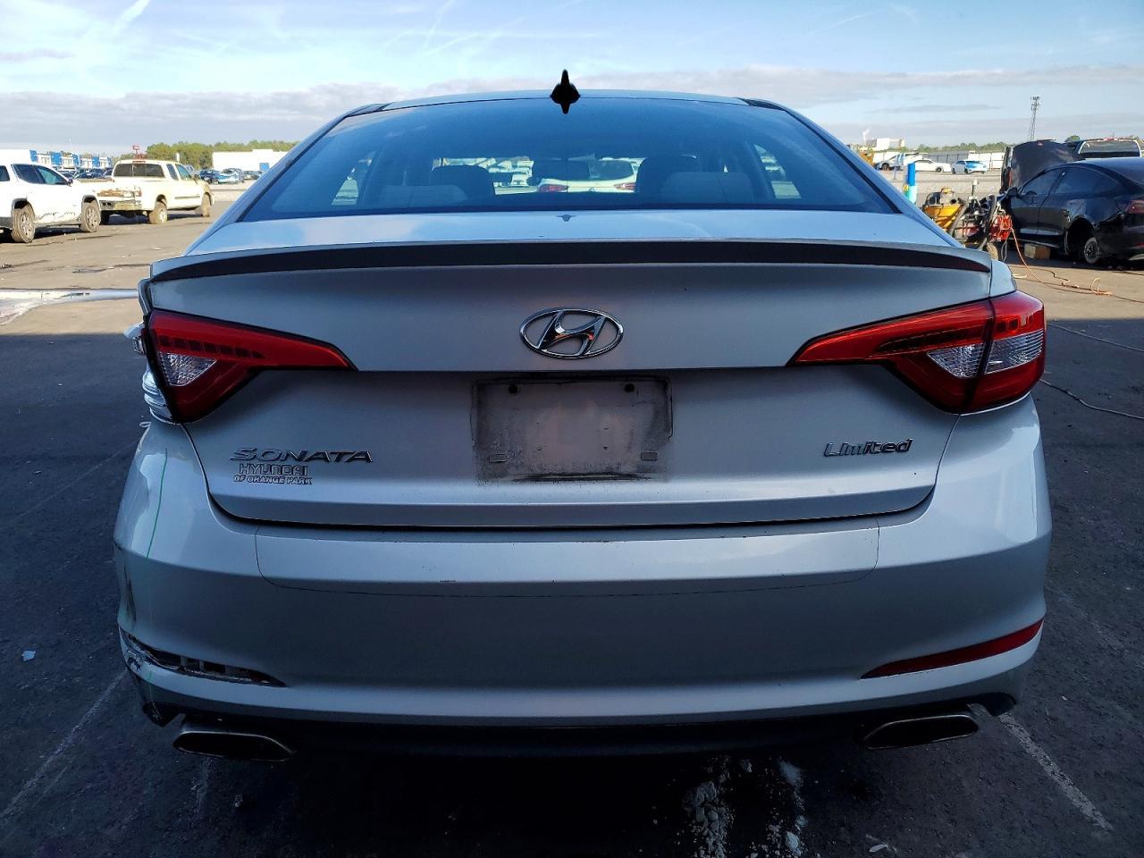2015 Hyundai Sonata Sport - Image 6