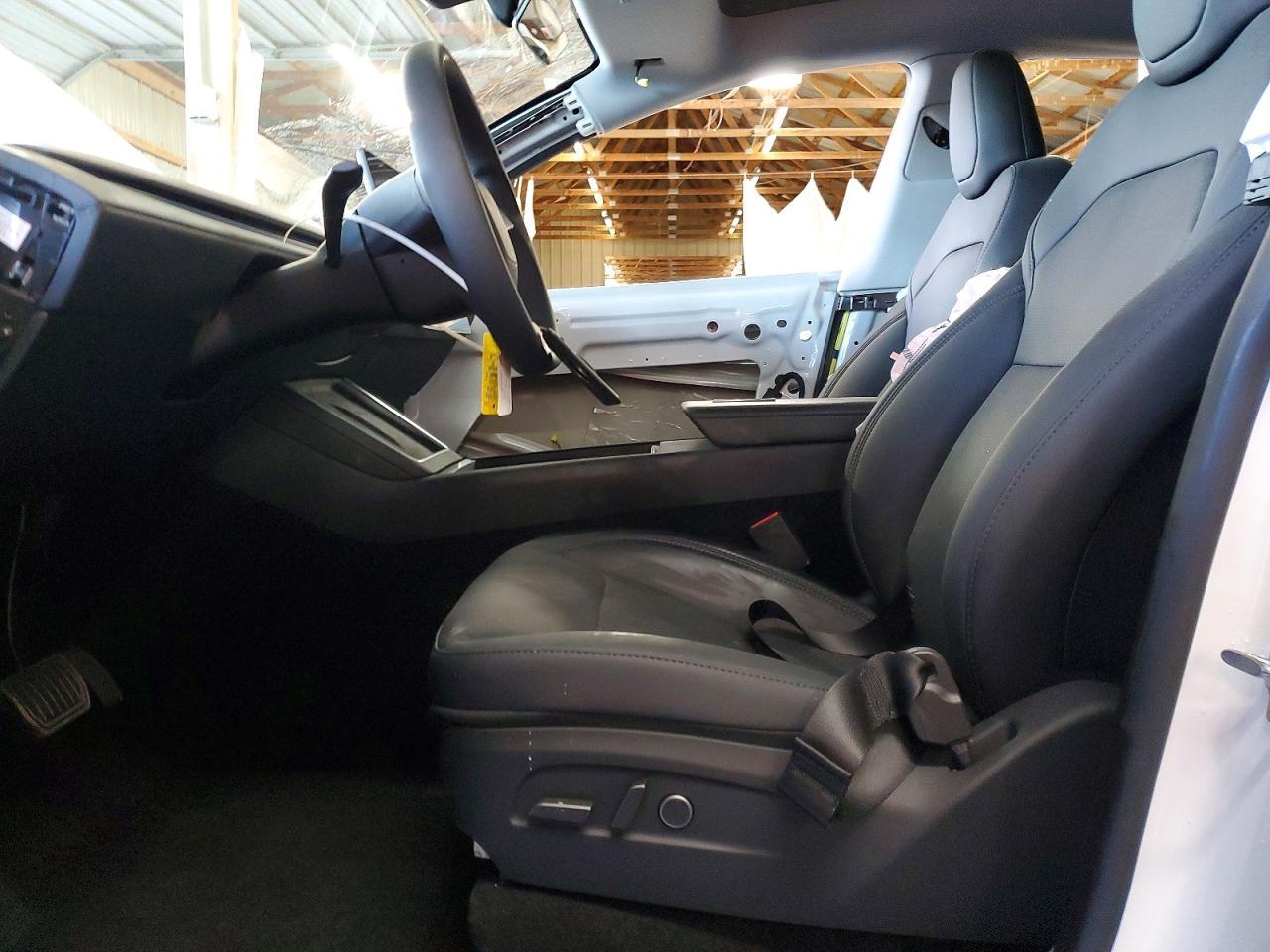 2026 Tesla Model Y - Фото 7