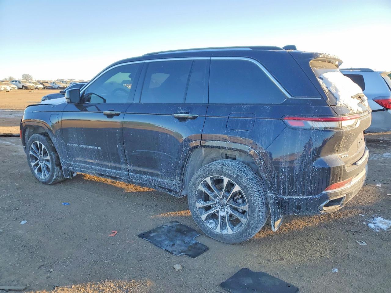 2022 Jeep Grand Cherokee Overland 4Xe - Image 2