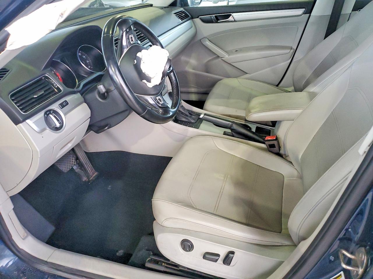 2019 Volkswagen Passat Wolfsburg - Image 7