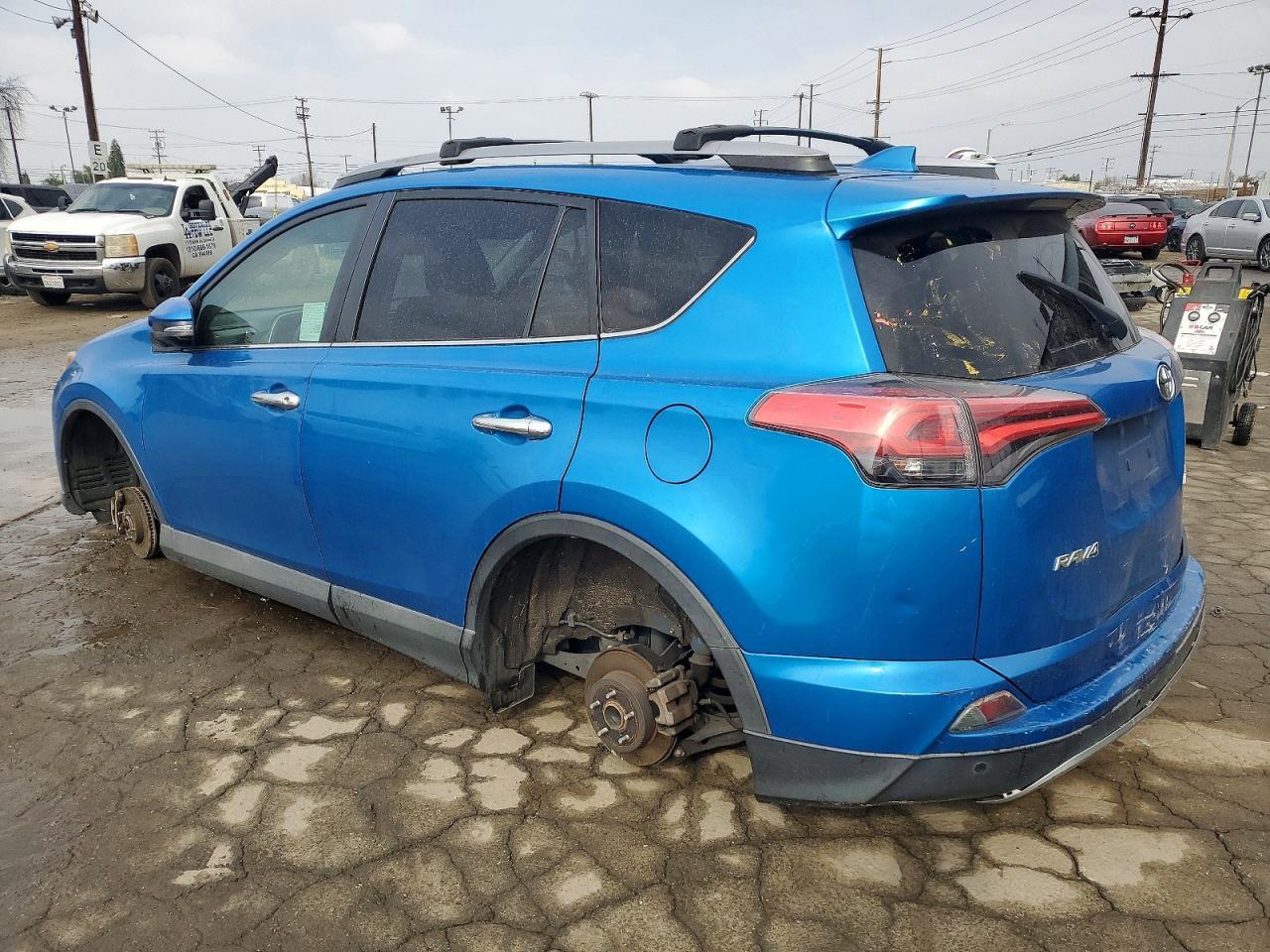 2018 Toyota Rav4 - Фото 2