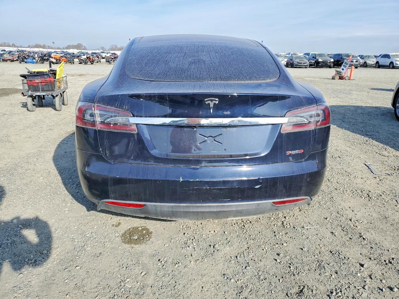 2015 Tesla Model S 85D - Фото 6