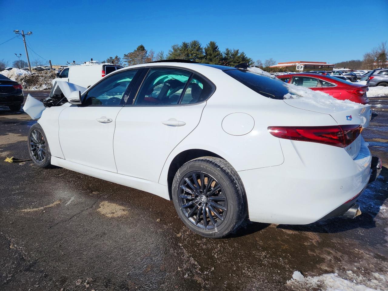 2022 Alfa Romeo Giulia - Image 2