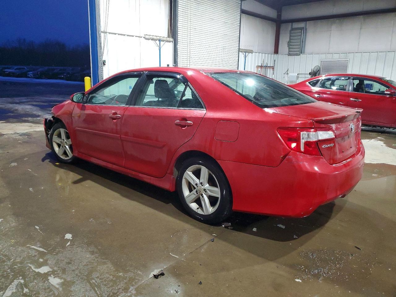 2013 Toyota Camry Se - Фото 2