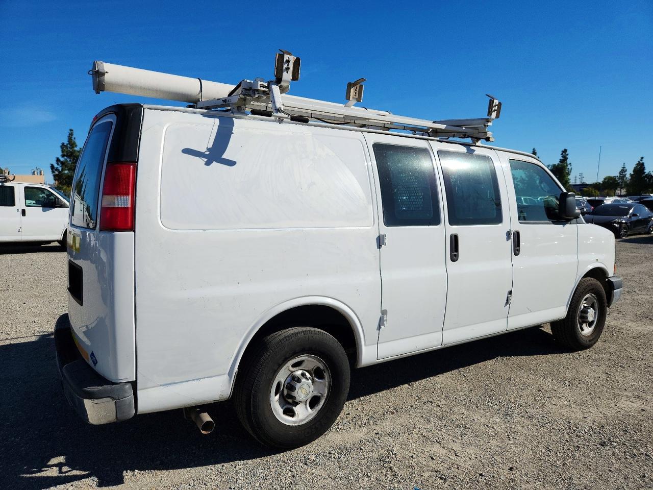 2014 Chevy Express 2500- R&D- Cln Title- Pri Fleet - Фото 3