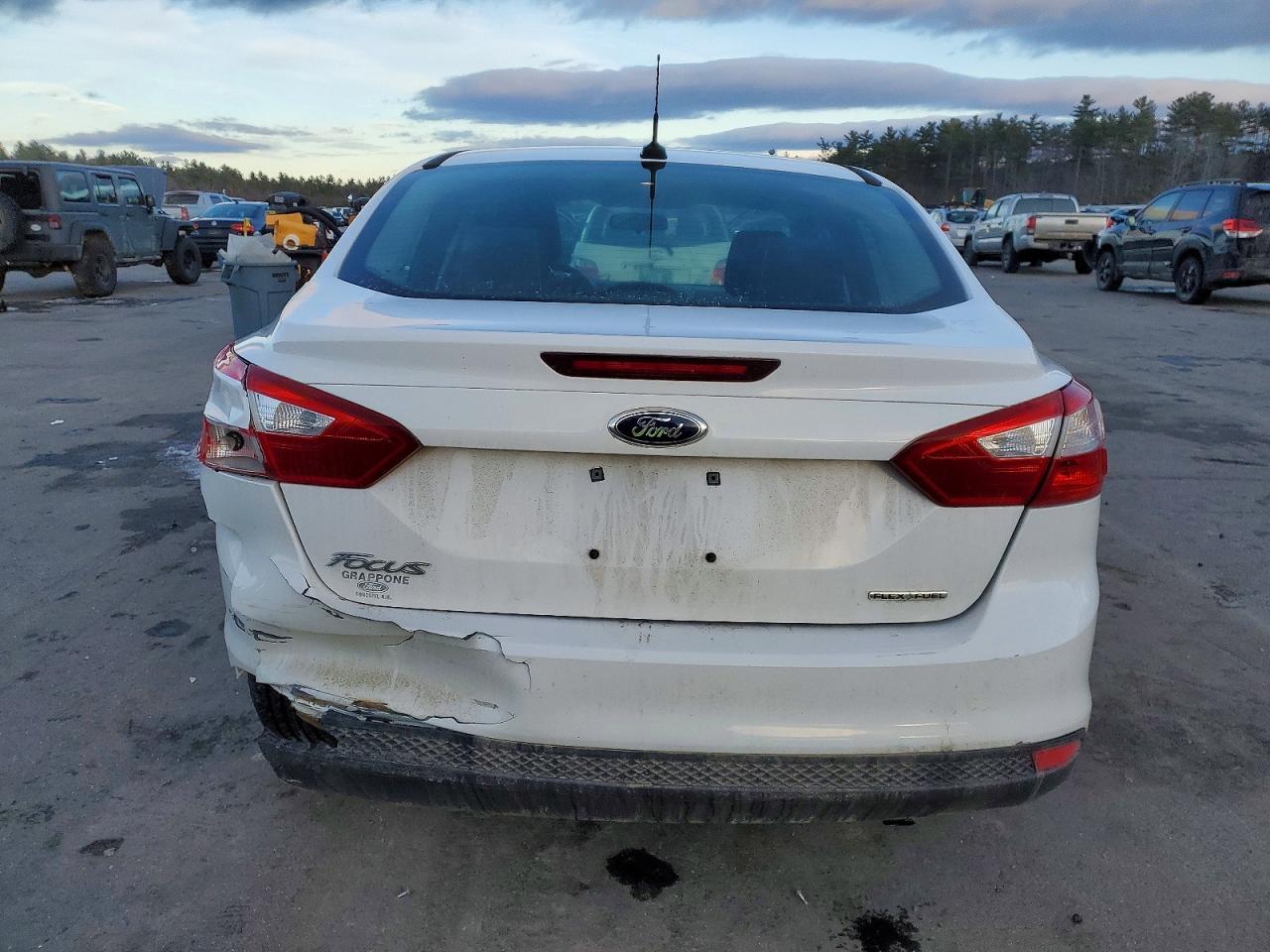 2014 Ford Focus S - Image 6