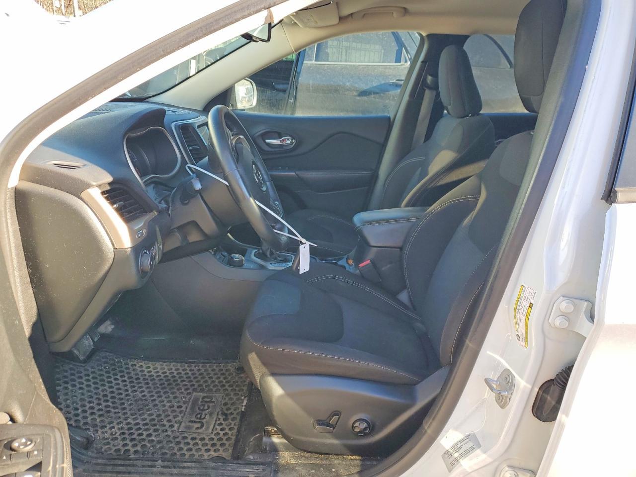 2016 Jeep Cherokee - Фото 7