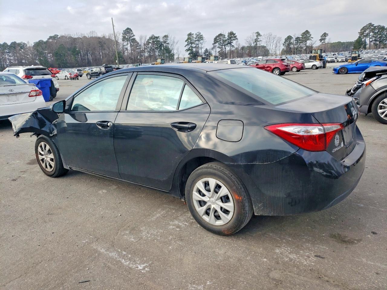 2015 Toyota Corolla L - Фото 2