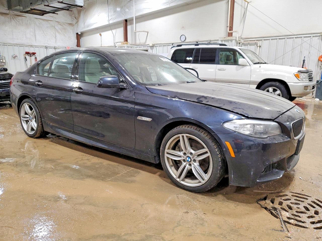 2013 BMW 535 Xi - Image 4