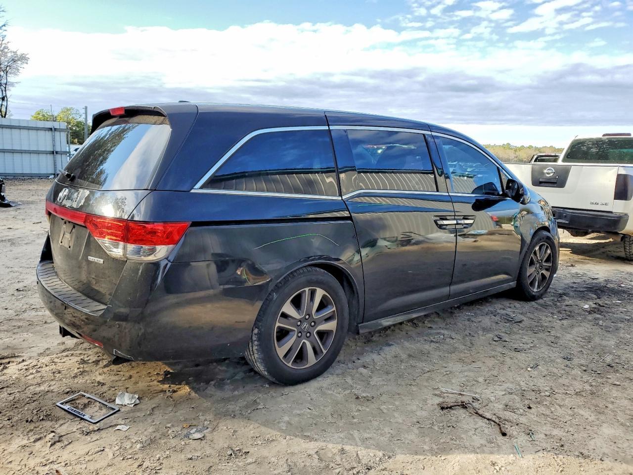 2015 Honda Odyssey Touring - Фото 3