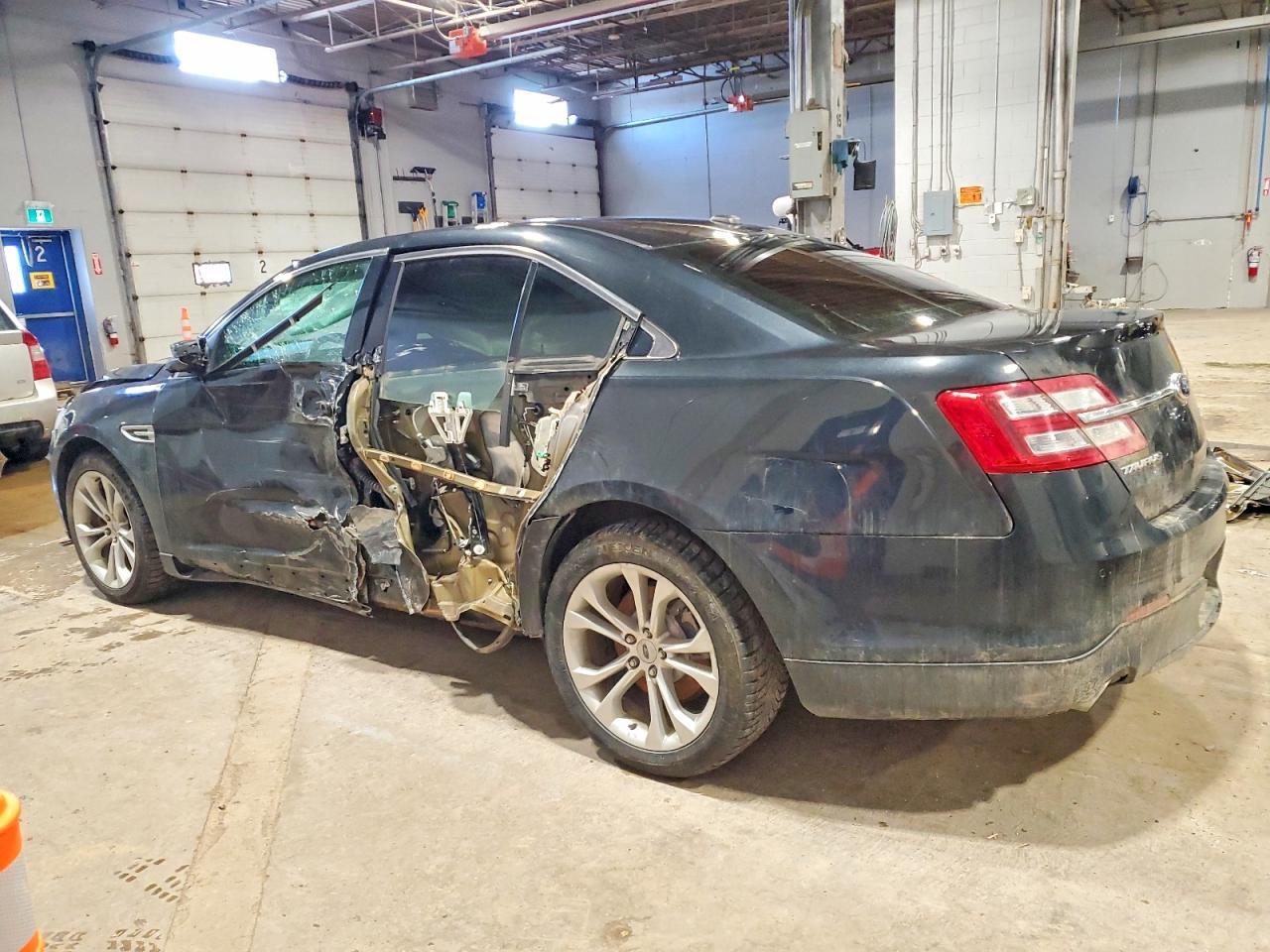 2013 Ford Taurus Sel - Фото 2
