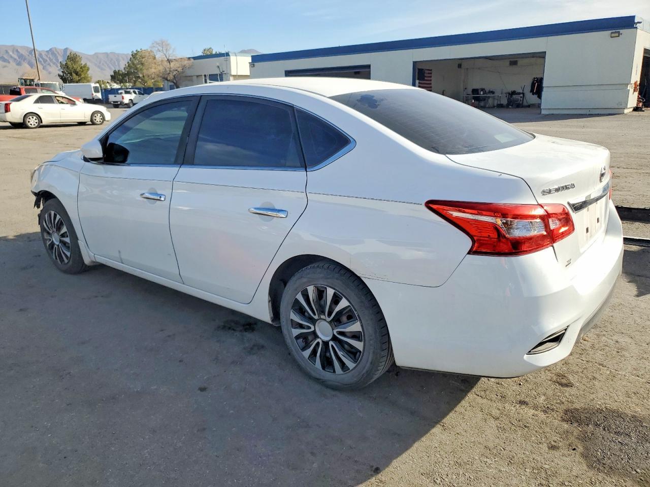 2018 Nissan Sentra S - Фото 2