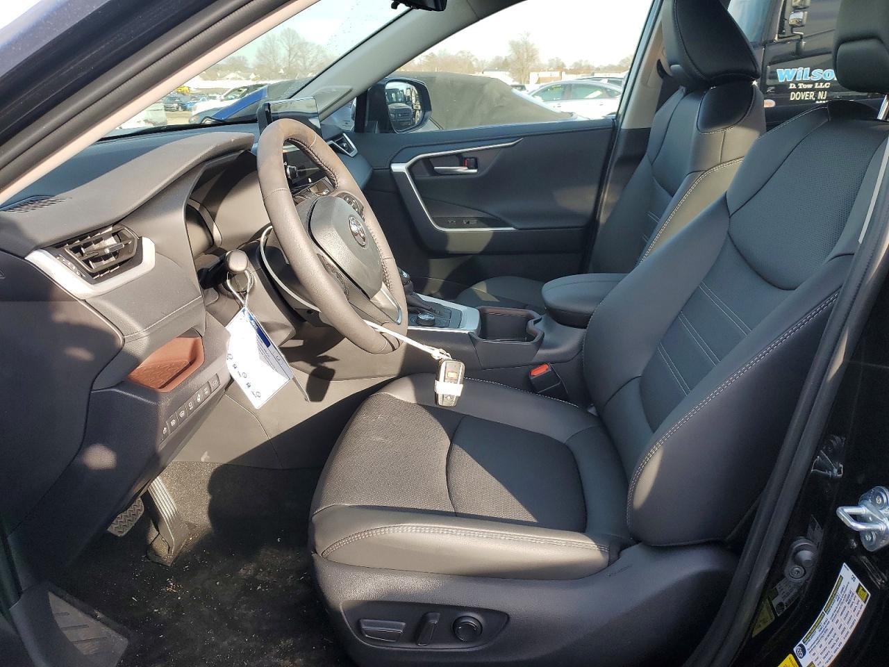 2025 Toyota Rav4 Limited - Фото 7