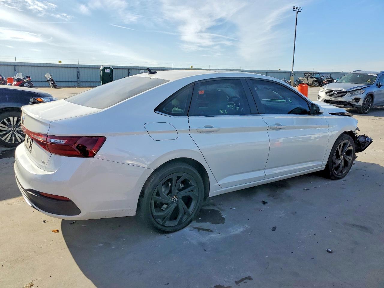 2025 Volkswagen Jetta Se - Фото 3