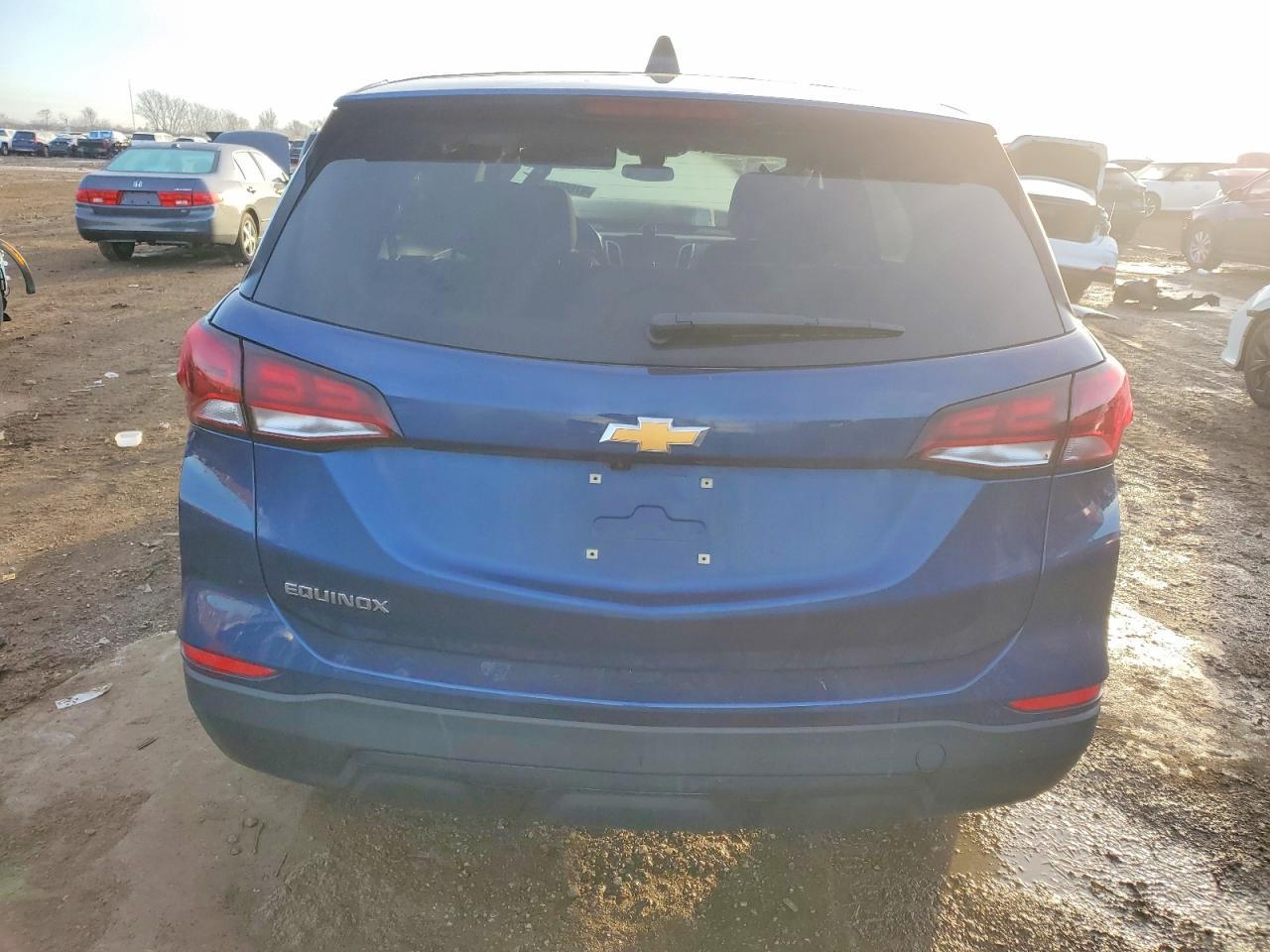 2022 Chev Equinox Ls - Image 6