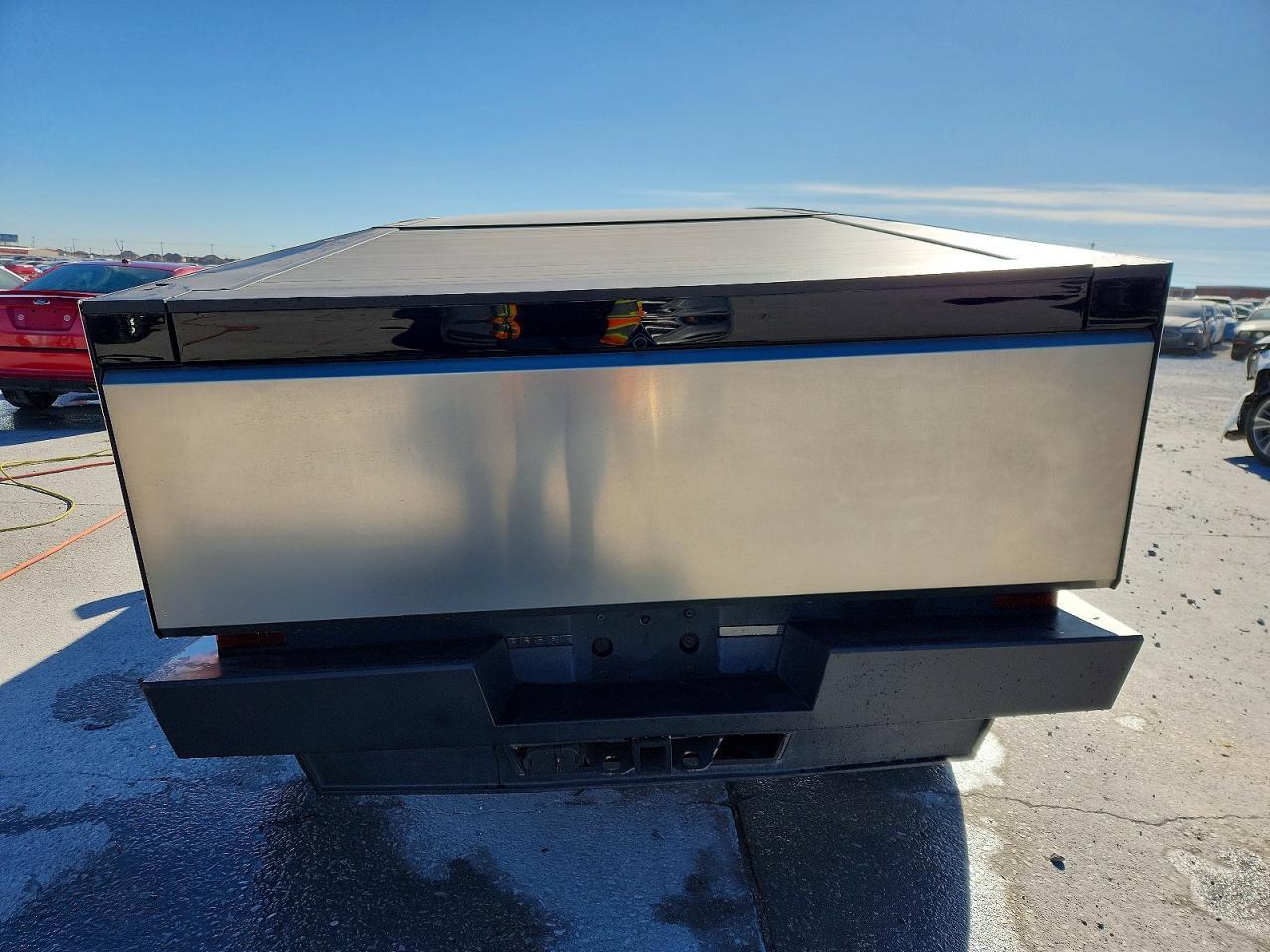 2024 Tesla Cybertruck - Фото 6