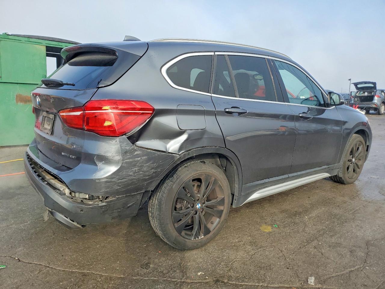 2020 BMW X1 Sdrive28I - Фото 3