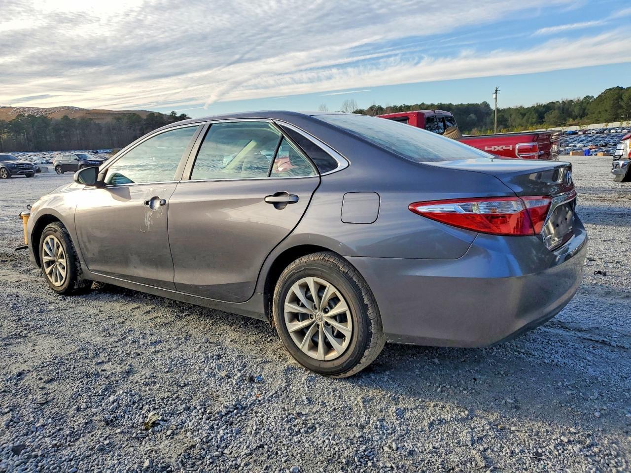 2015 Toyota Camry Le - Image 2