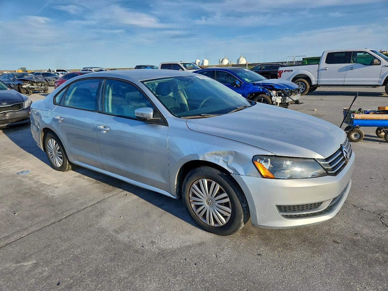 2014 Volkswagen Passat S - Image 4